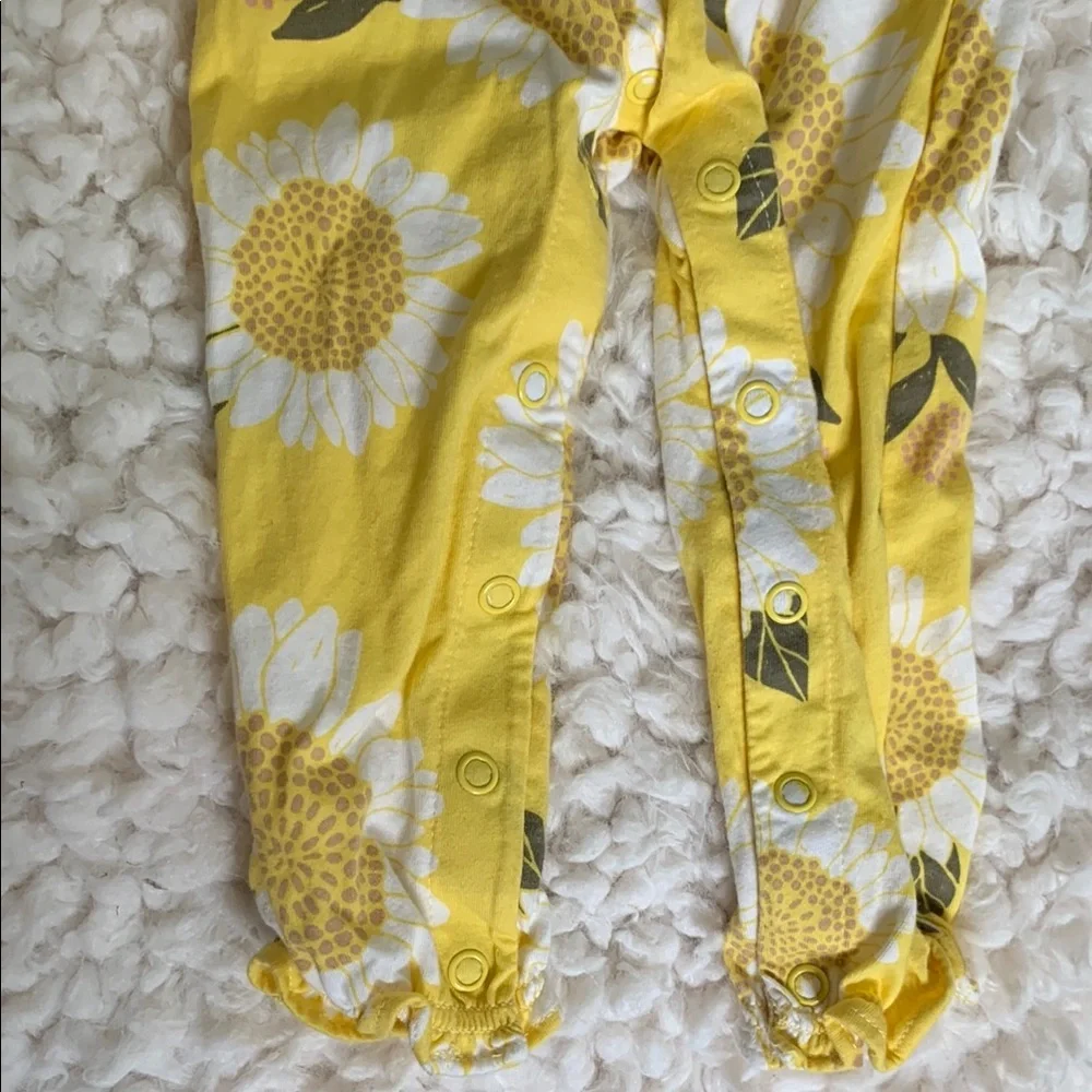Carter's 12 M Girls Yellow and White Jumpsuit with Sunflower 🌻 Print